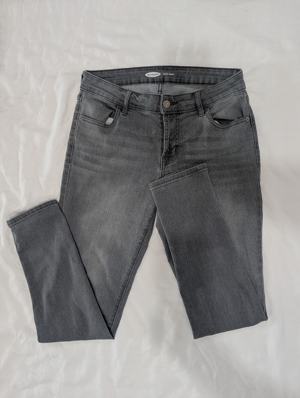 Old Navy Super Skinny Gray Jeans - Size 6Condition: Gently used, excellen